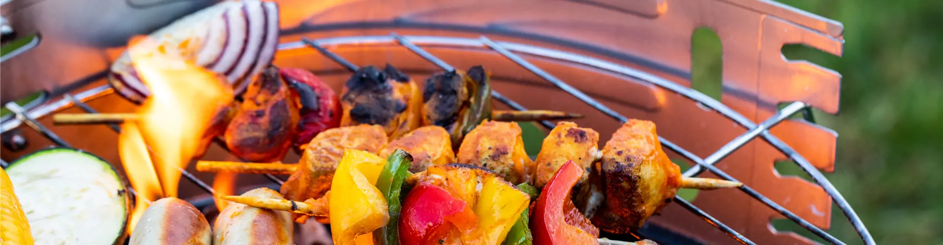Grillen - Grill mit Lebensmitteln